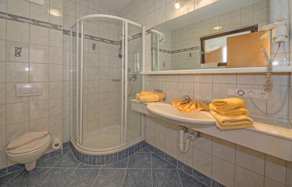 Haus Schluder - Familie Stanitzer Hotel Вайсензее Стая снимка