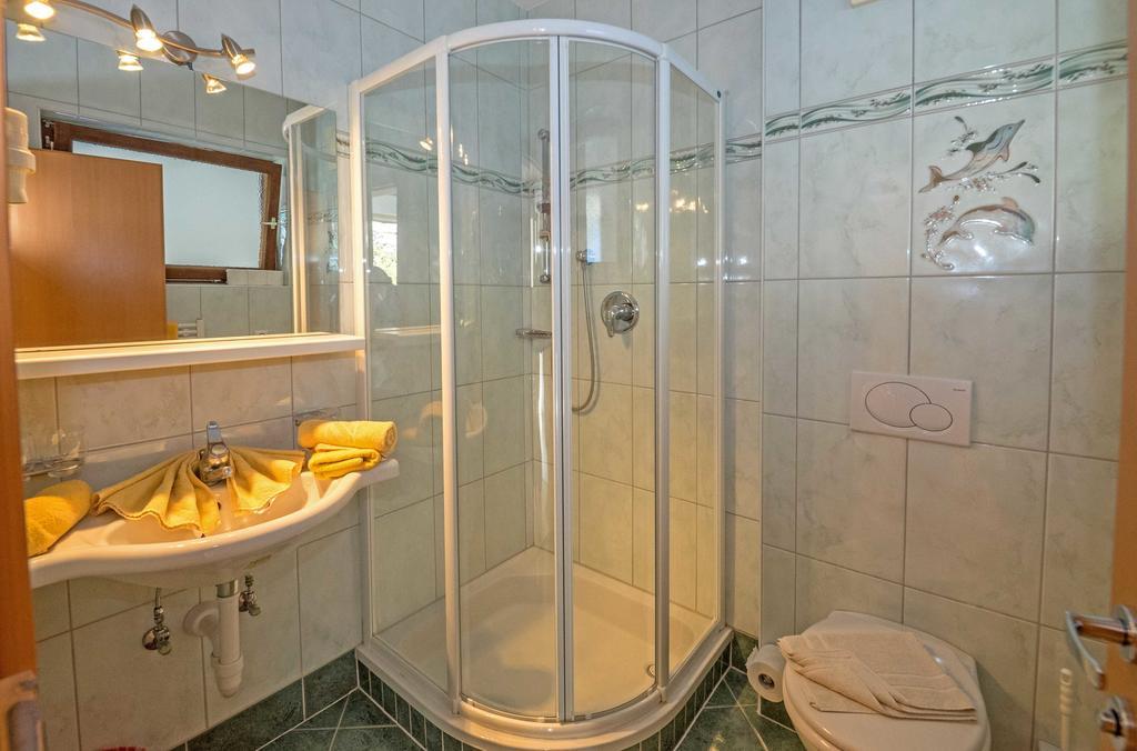 Haus Schluder - Familie Stanitzer Hotel Вайсензее Стая снимка