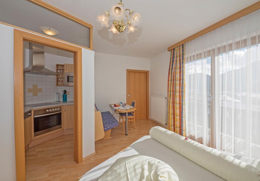 Haus Schluder - Familie Stanitzer Hotel Вайсензее Стая снимка