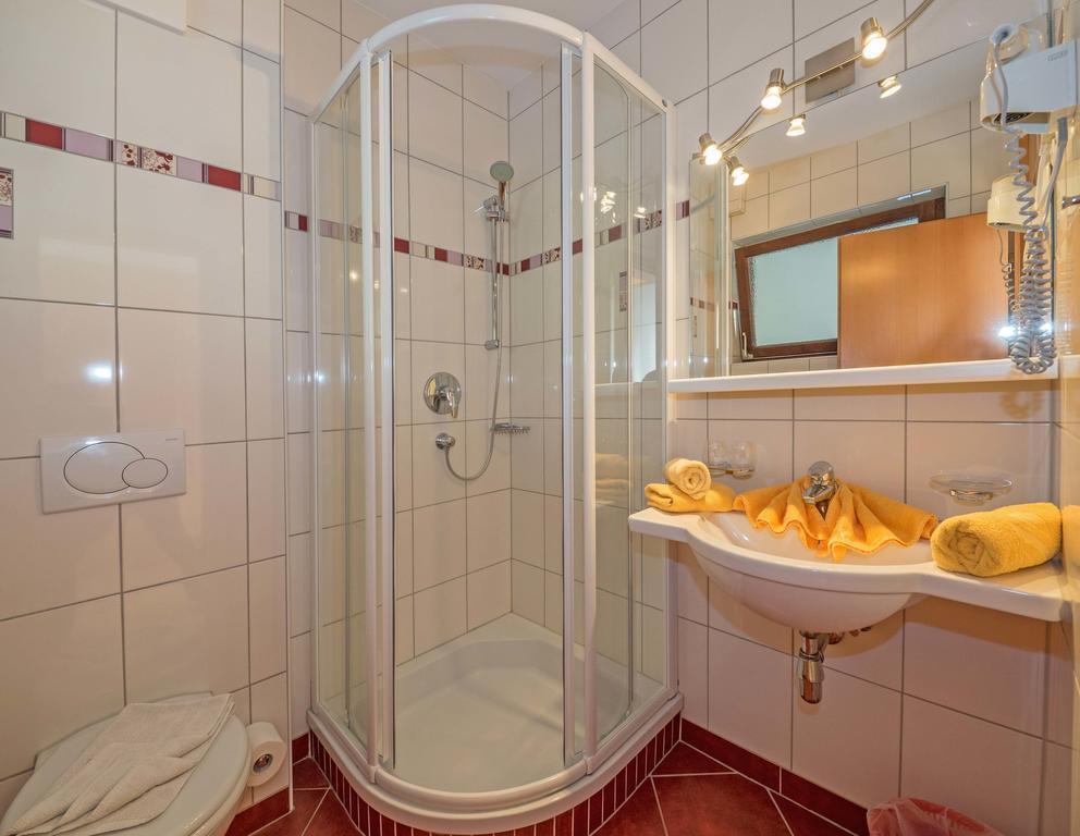 Haus Schluder - Familie Stanitzer Hotel Вайсензее Стая снимка