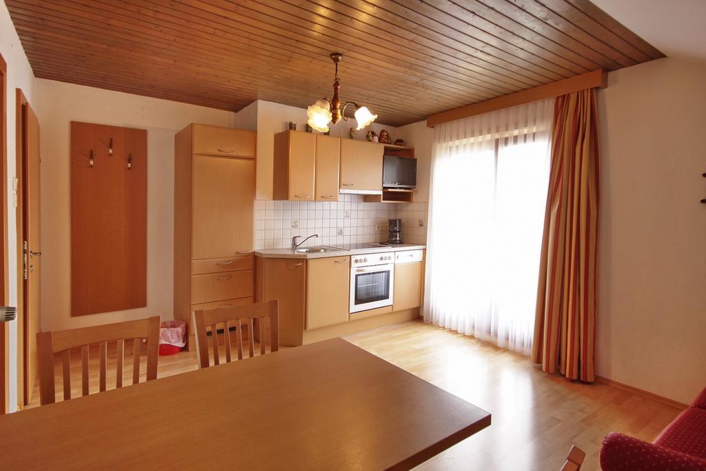 Haus Schluder - Familie Stanitzer Hotel Вайсензее Стая снимка